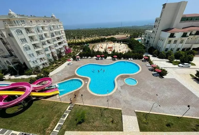Hotelli Watercastle Suits