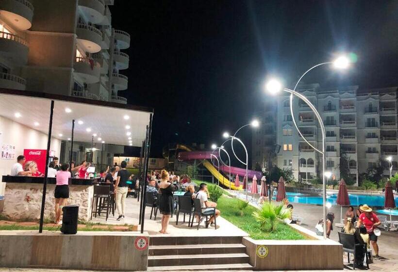 Отель Watercastle Suits