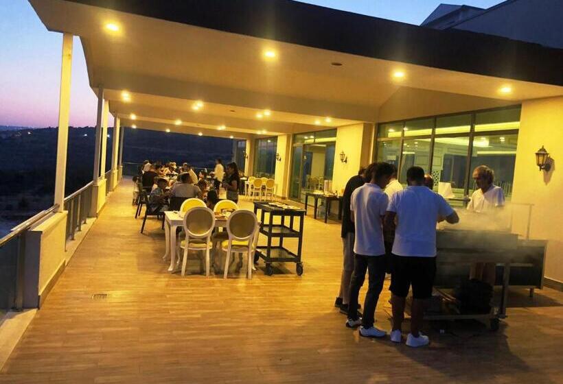 Отель Watercastle Suits