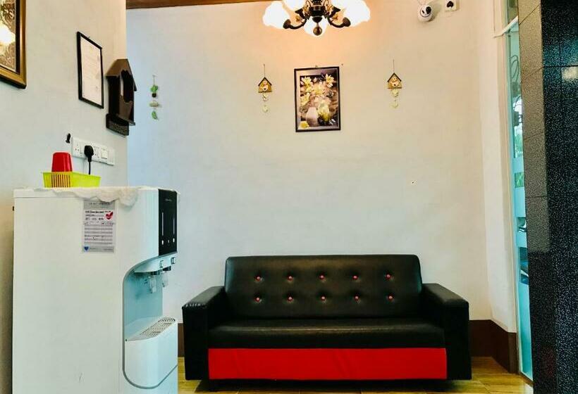 Oyo 90330 Vvilla Motel