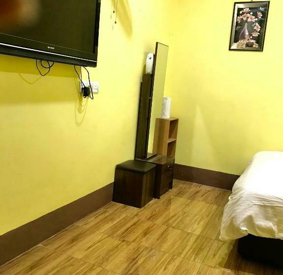 Oyo 90330 Vvilla Motel