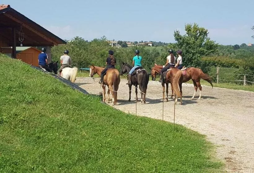 ホテル Azienda Agricola Cascina Monticone