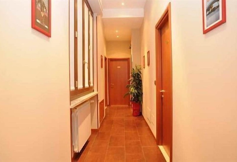 فندق Affittacamere Conte Di Cavour