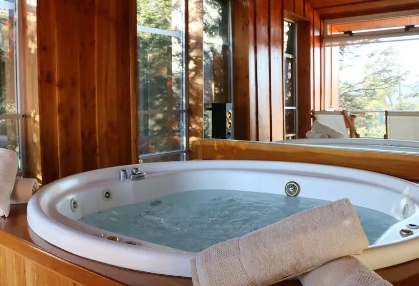 هتل Bahía Montaña Resort