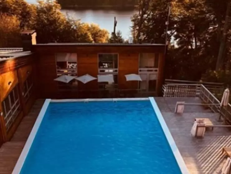 هتل Bahía Montaña Resort