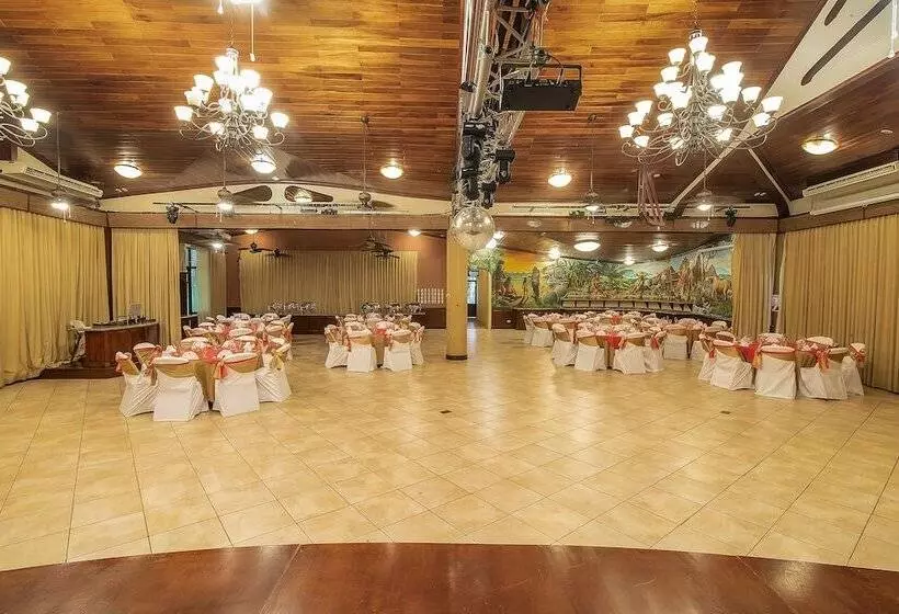 هتل Casa Roland Golfito Resort