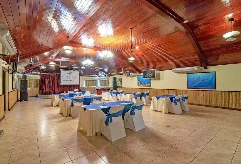 هتل Casa Roland Golfito Resort