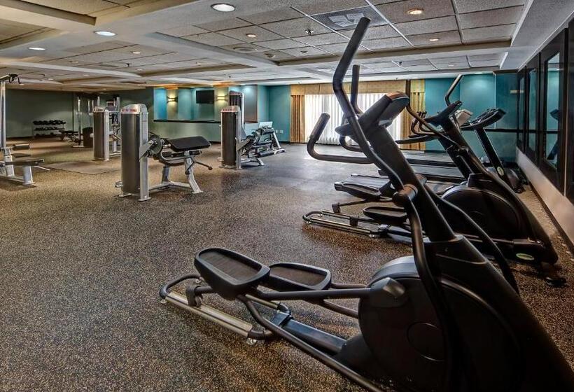 Clarion Hotel & Suites Conference Center Memphis Airport