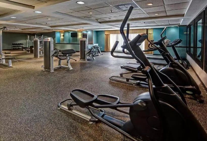 Clarion Hotel & Suites Conference Center Memphis Airport