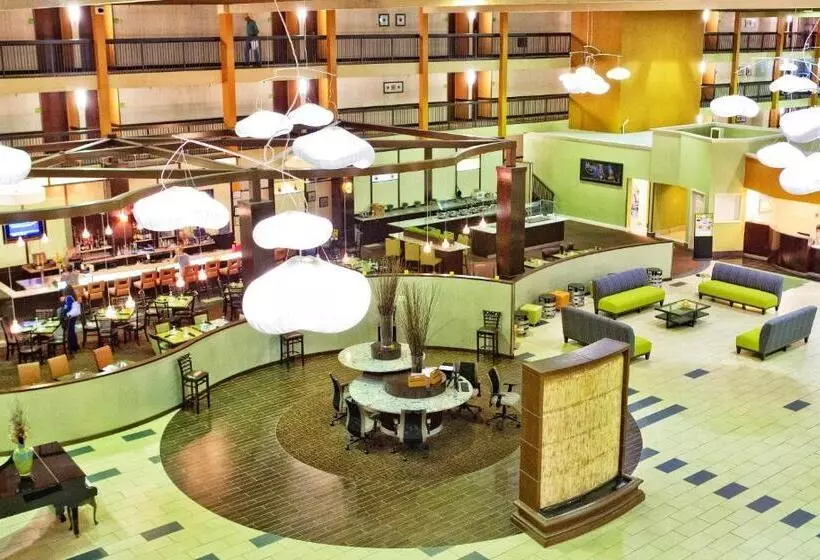 Clarion Hotel & Suites Conference Center Memphis Airport