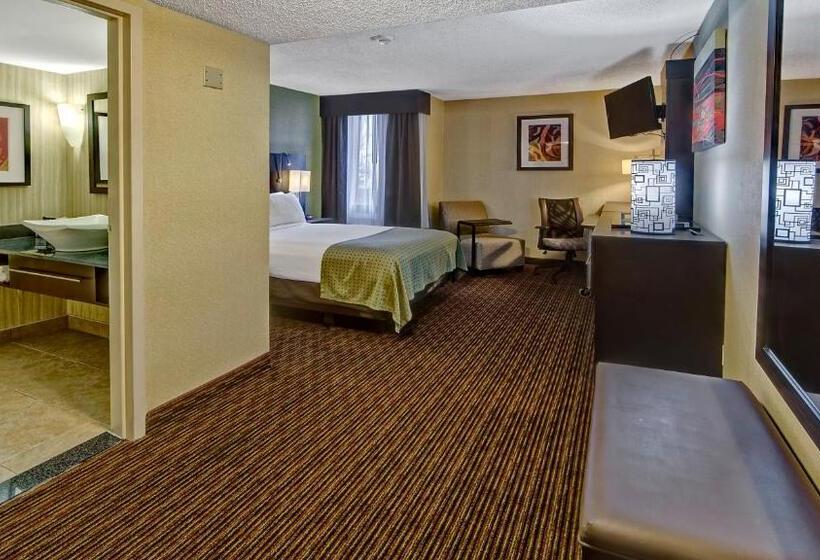 Clarion Hotel & Suites Conference Center Memphis Airport