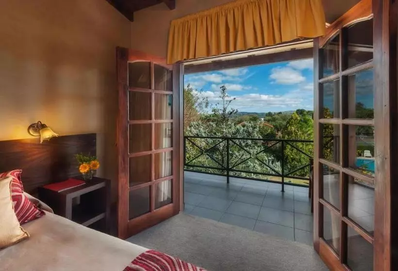 Hotel De La Cañada Mina Clavero