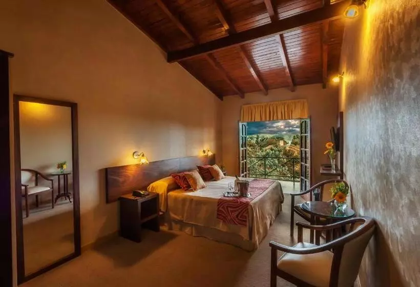 Hotel De La Cañada Mina Clavero