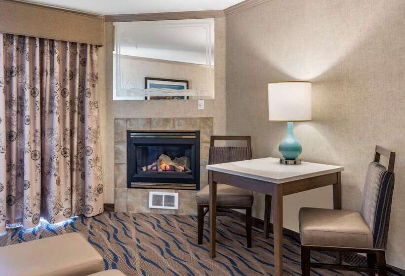 Elizabeth Oceanfront Suites, Ascend Hotel Collection