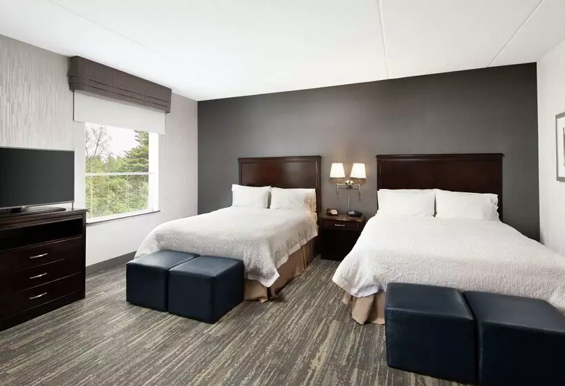 בית מלון כפרי Hampton Inn & Suites Barrie