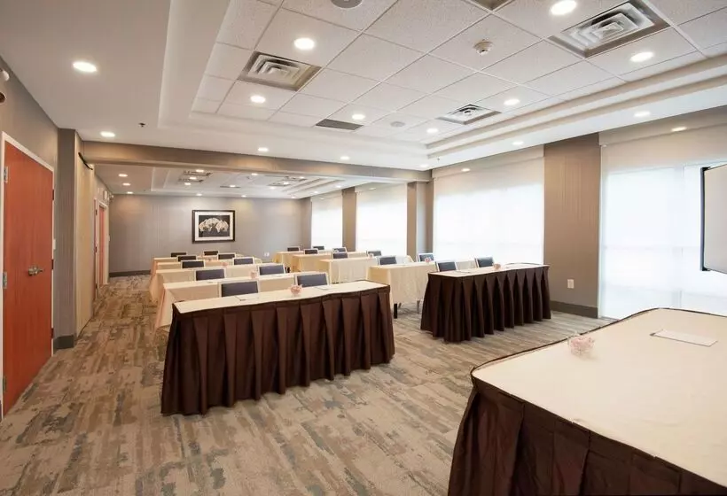 בית מלון כפרי Hampton Inn & Suites Barrie