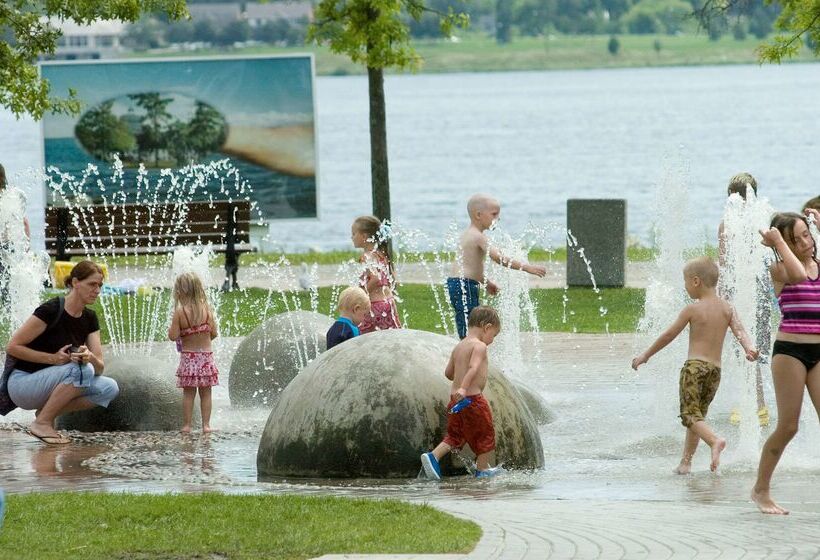 Отель Hampton Inn & Suites Barrie