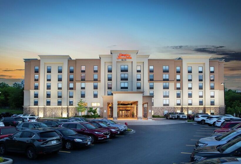 Отель Hampton Inn & Suites Barrie