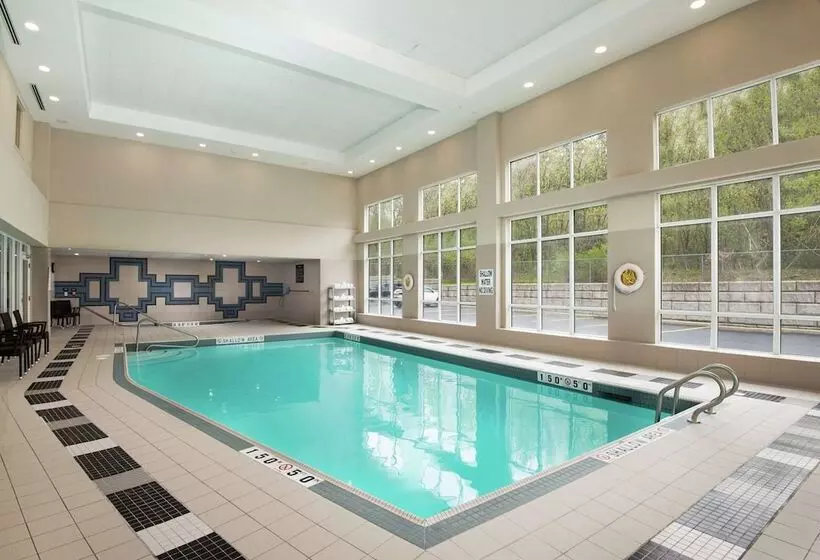 בית מלון כפרי Hampton Inn & Suites Barrie