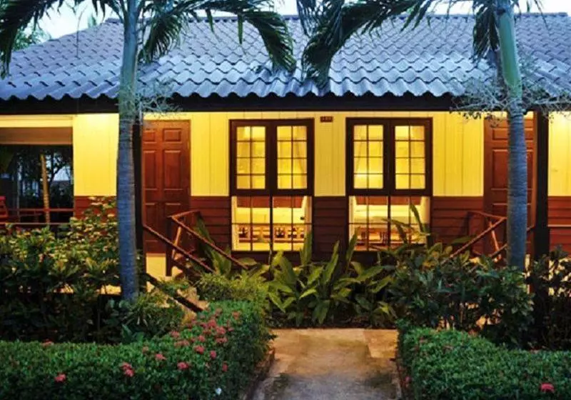 Tongson Bay Villas