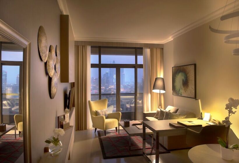 Two Seasons Hotel & Apartments