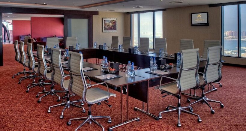 Two Seasons Hotel & Apartments