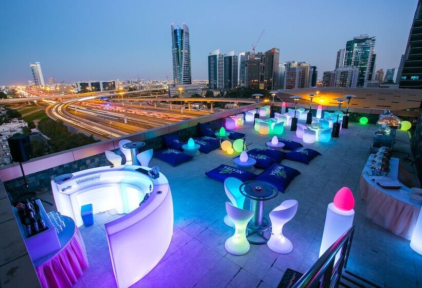 Two Seasons Hotel & Apartments