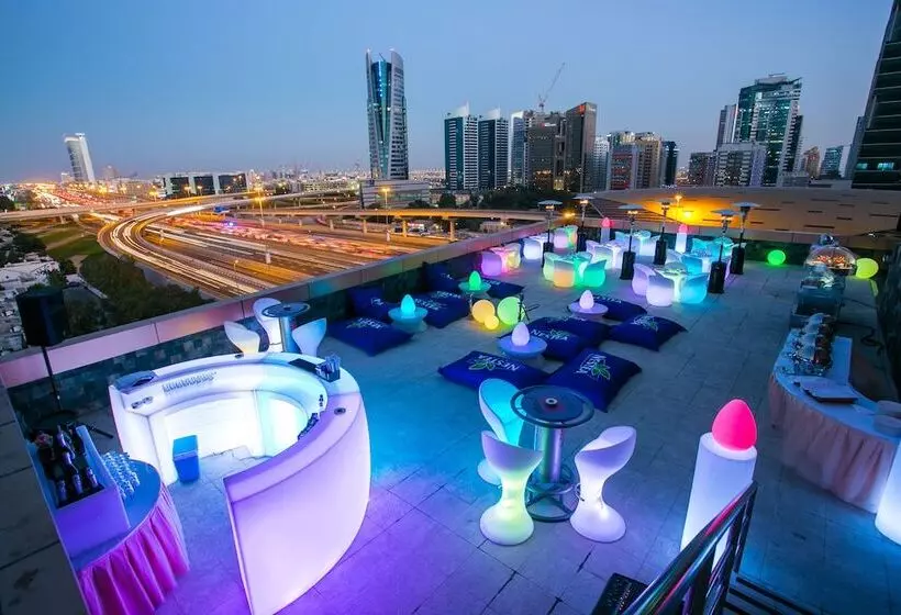 Two Seasons Hotel & Apartments