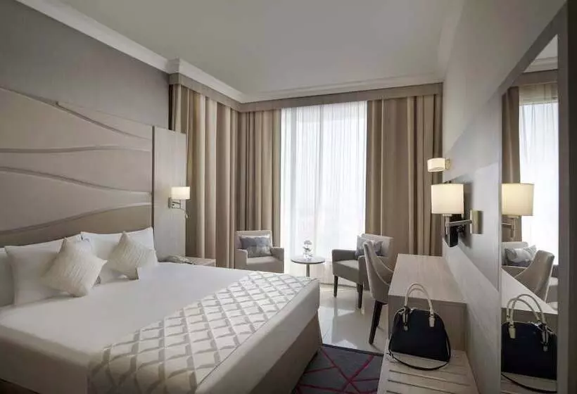 Two Seasons Hotel & Apartments - Dubai