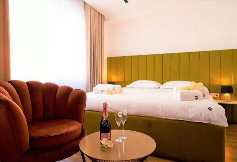 Hotel Glory