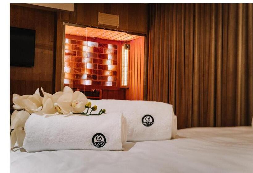 هتل Glory
