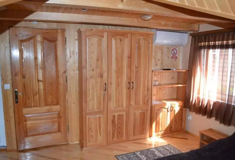 Retkeilymaja у гуцула