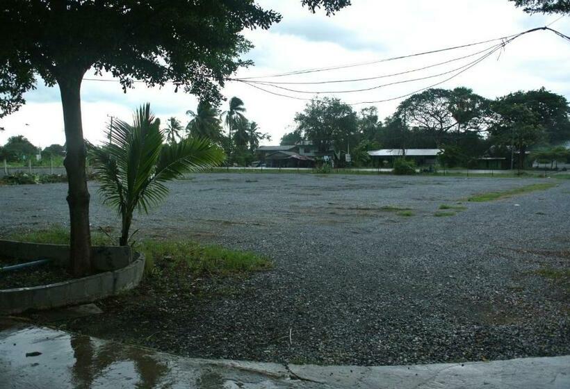 Baan Suan Resort Juree Punsuk