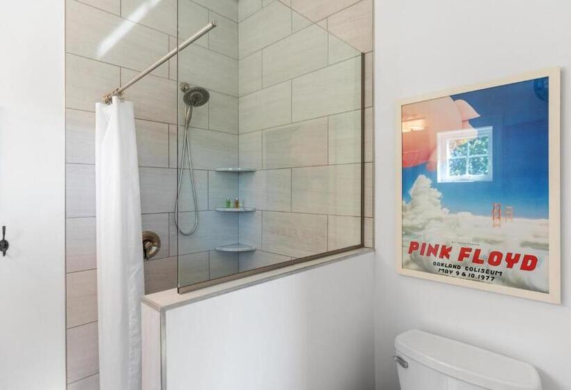 호텔 Folly With Marsh And Sunset Views