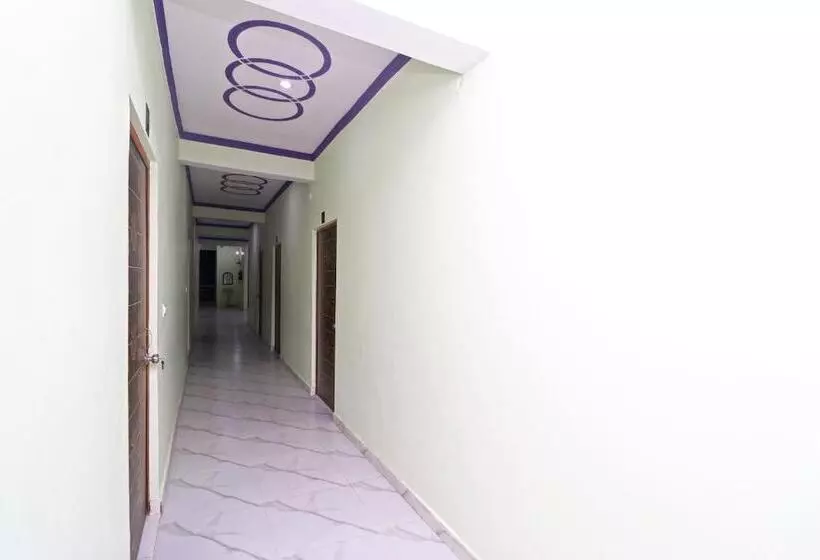 Hotelli Oyo 30897 Shri Shyam Lawn & Resort