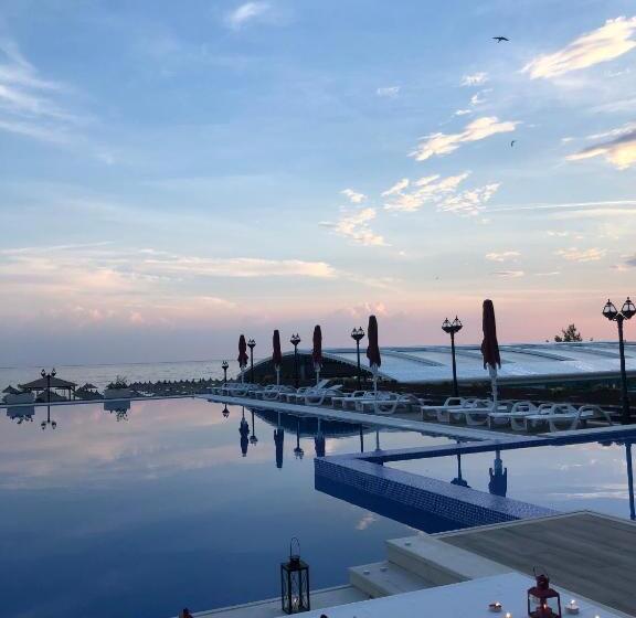 هتل Prince Adriatic Resort