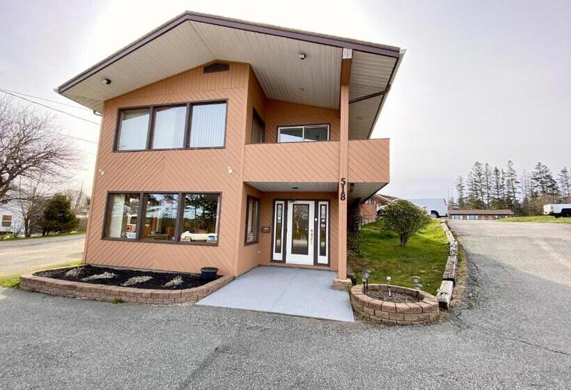 فندق على الطريق New Age Inn   Voyageur