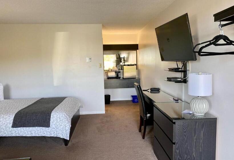 فندق على الطريق New Age Inn   Voyageur