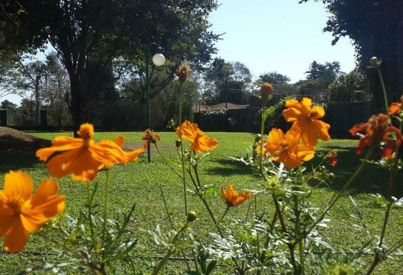 Casa Folks Iguazu B&b