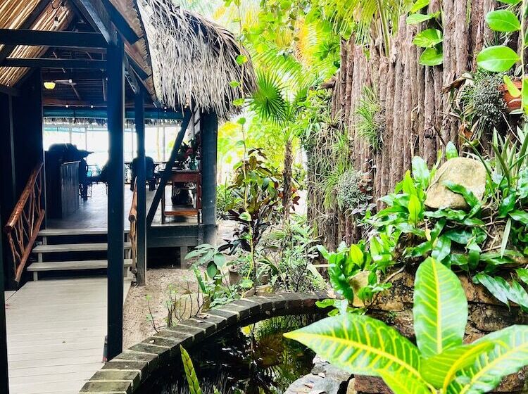 הוסטל Azure Del Mar