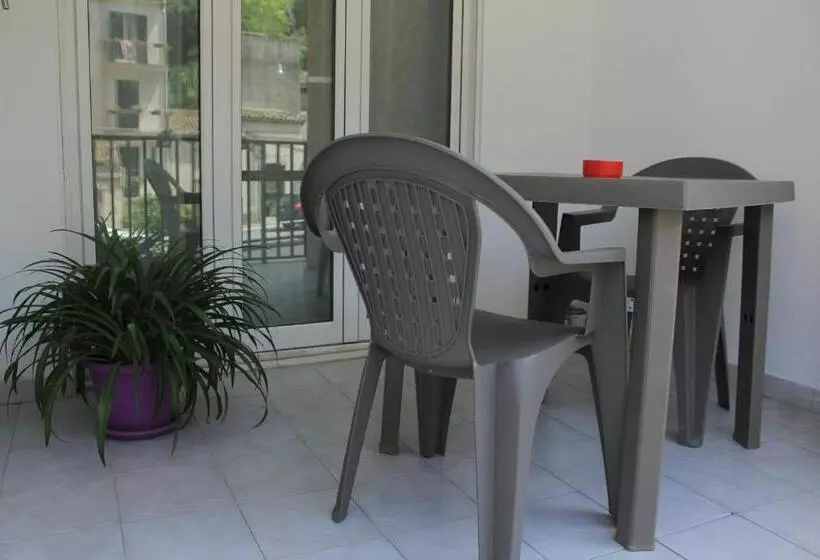 تختخواب و صبحانه Il Barocco