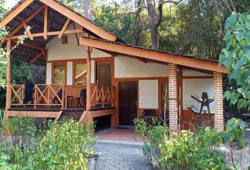 فندق G-land Joyos Surf Camp