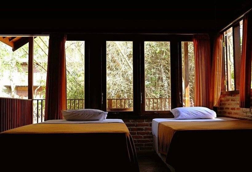 فندق G-land Joyos Surf Camp