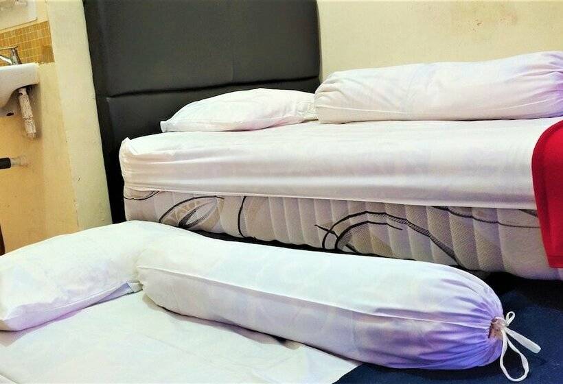 Отель Katawa Guest House Syariah