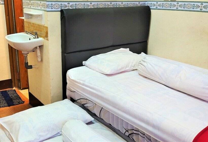 Отель Katawa Guest House Syariah