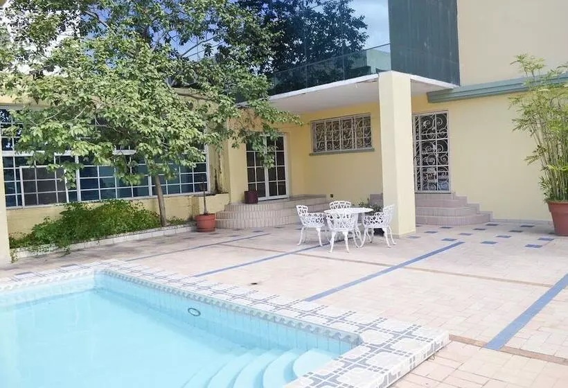 هتل Suites La Aurora