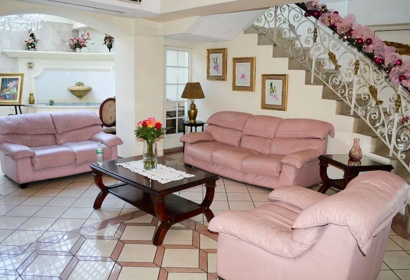 هتل Suites La Aurora