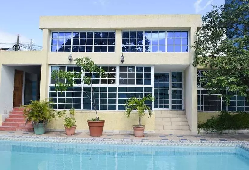 هتل Suites La Aurora