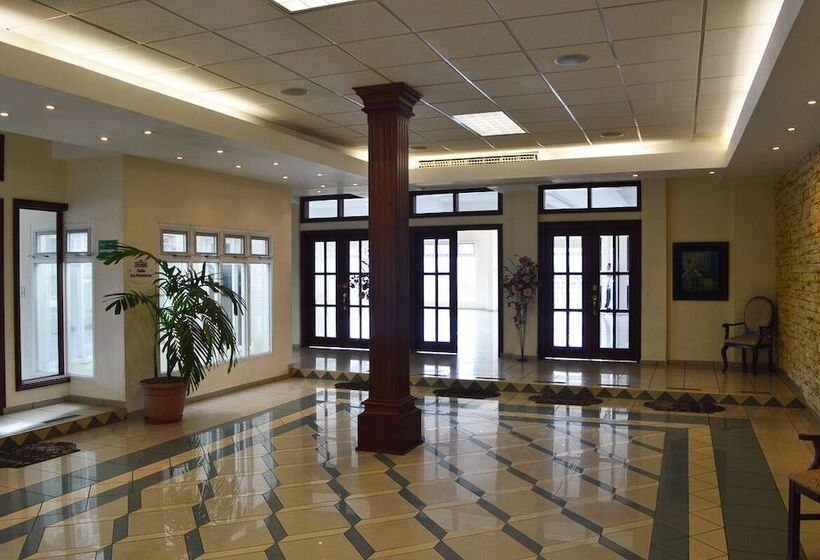 هتل Suites La Aurora