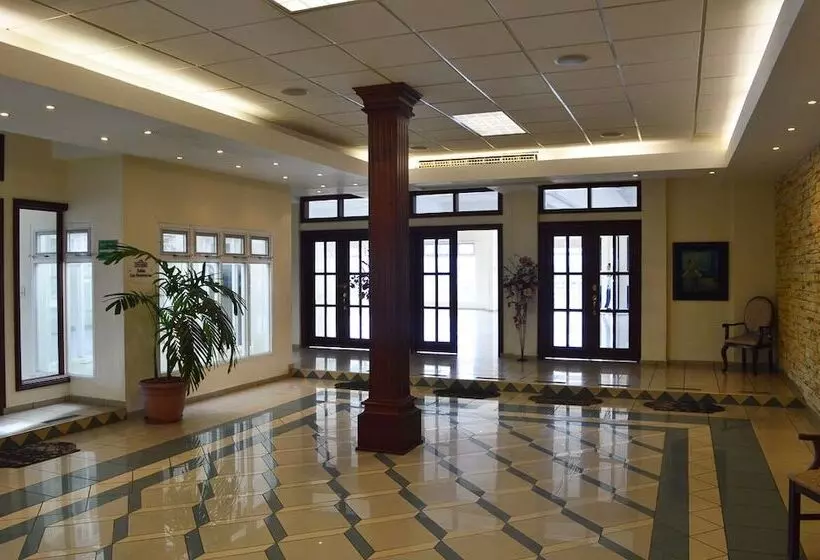 هتل Suites La Aurora